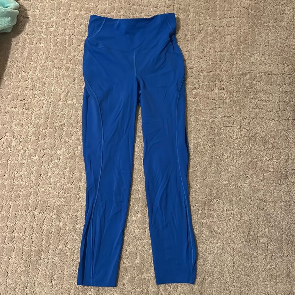 Lululemon Base Pace High-Rise Crop 23"
Symphony Blue